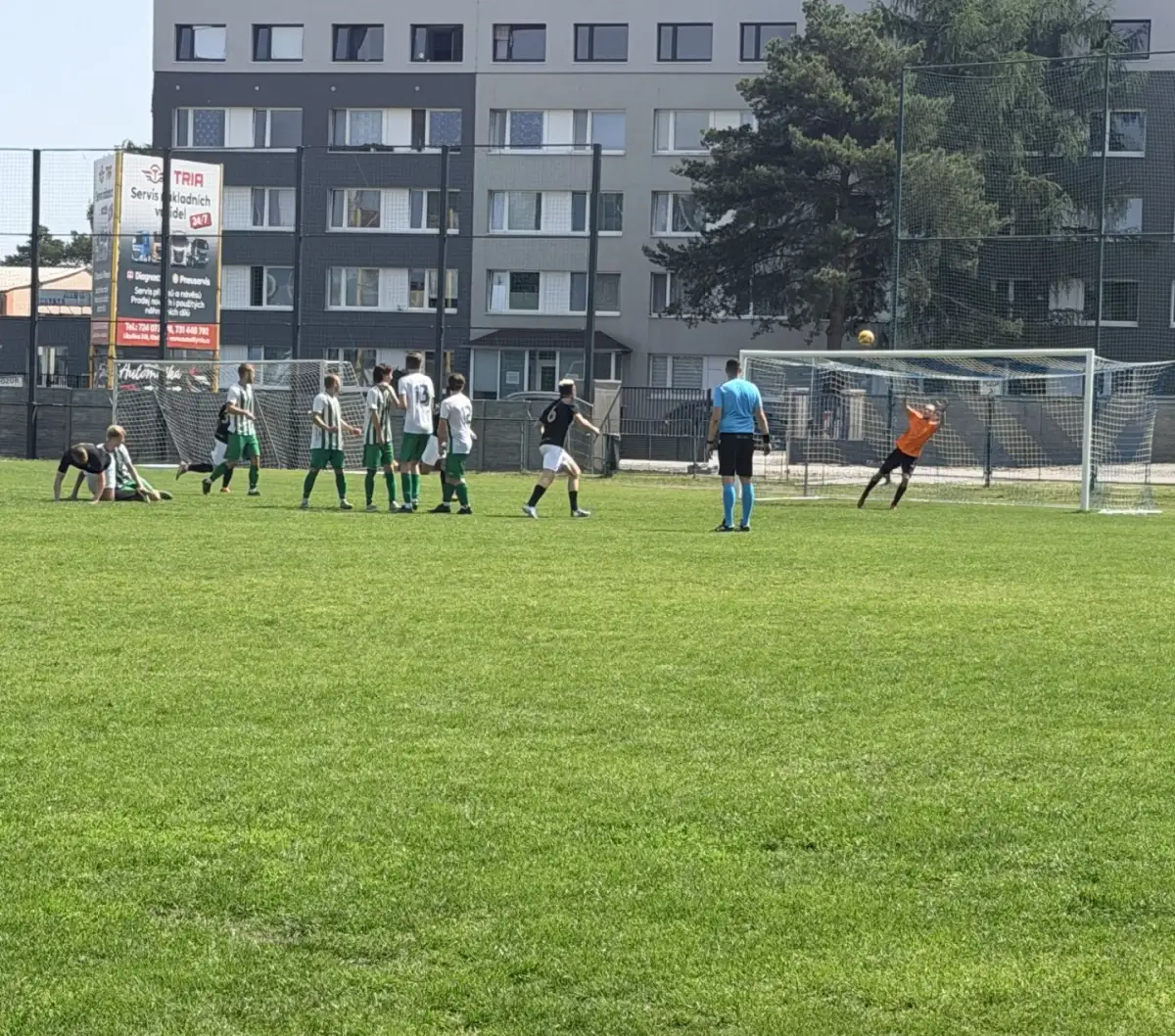 B-tým Derby nabídlo boj i emoce. Slavoj padl s Kročehlavy až po penaltách