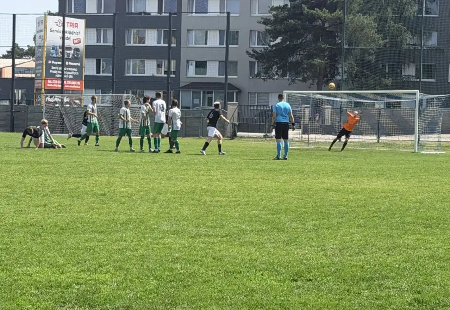 B-tým Derby nabídlo boj i emoce. Slavoj padl s Kročehlavy až po penaltách