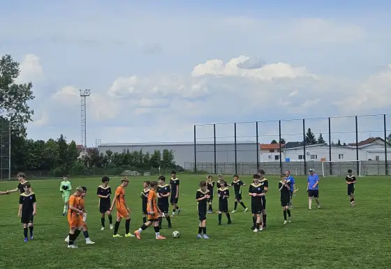 Dominance od první minuty. Slavoj nadělil Velvarům devět branek